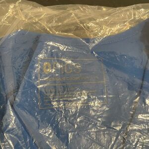 FIGS technical scrub top size L royal blue NWT